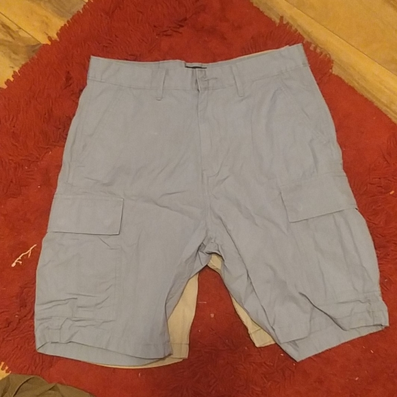 Assorted Levi Strauss Cargo Shorts - Picture 4 of 4